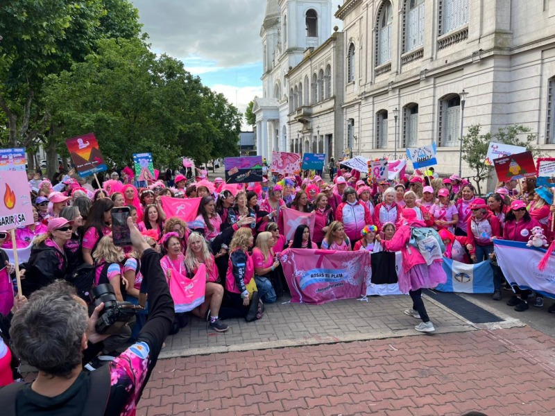 Qued inaugurada la VII edicin del Encuentro Nacional Rosa